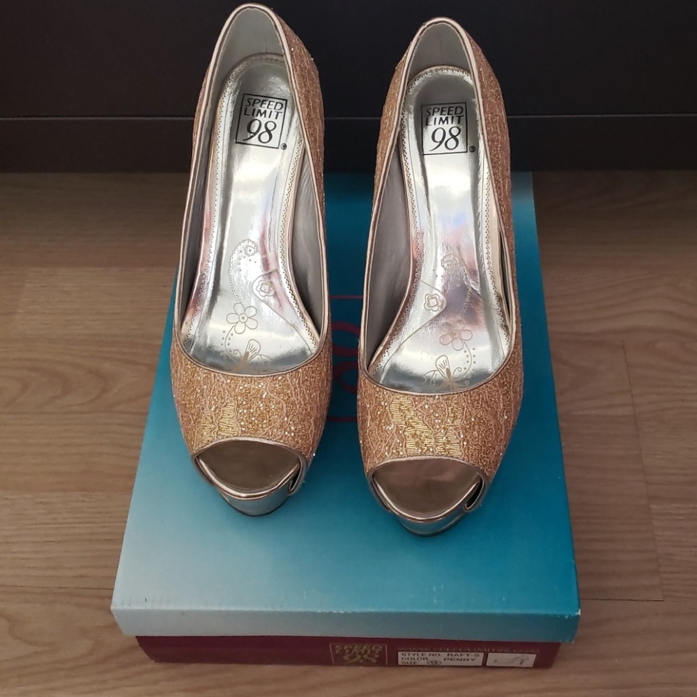Speed Limit 98 Penny shimmer heels
